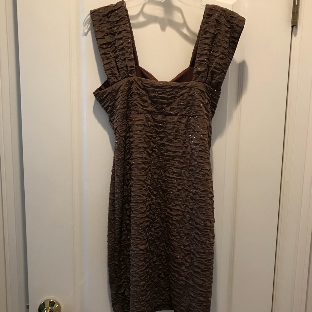 New with tags Cute Mocha mini dress - Picture 2 of 5